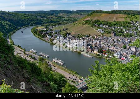 Traben-Trarbach vu du château de Grevenburg, Allemagne Banque D'Images