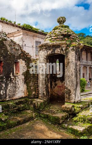 Fort San Geronimo, construit en 1664 et reconstruit en 1739. La baie de Portobelo a été nommée par Christophe Colomb en 1502. La ville a été fondée en 1597 comme Banque D'Images