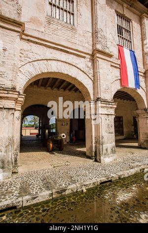 La Maison des douanes a été construite en 1637 pour stocker l'or du roi avant son expédition en Espagne. La ville de Portobelo a été fondée en 1597 comme point de navigation Banque D'Images