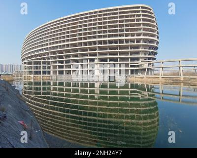 HUAINAN, CHINE - 20 FÉVRIER 2023 - le cadre principal d'un hôtel cinq étoiles inachevé est vu dans la ville de Huai 'an, province d'Anhui, Chine, 20 février 2023. Xi Banque D'Images