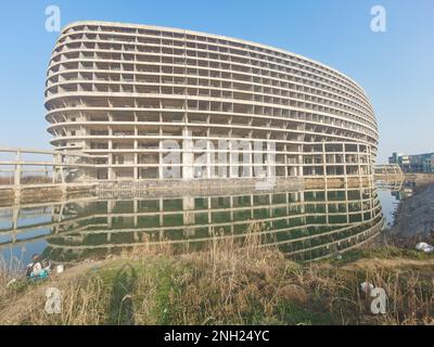 HUAINAN, CHINE - 20 FÉVRIER 2023 - le cadre principal d'un hôtel cinq étoiles inachevé est vu dans la ville de Huai 'an, province d'Anhui, Chine, 20 février 2023. Xi Banque D'Images