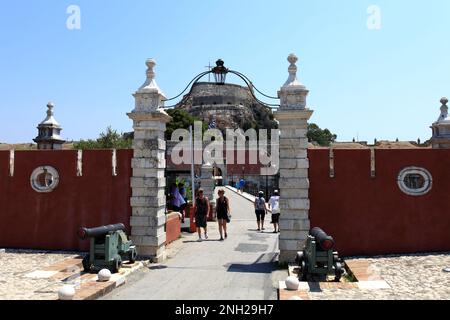 Portes d'entrée de l'ancien fort, de la vieille ville, de la ville de Corfou, de l'île de Corfou, de la Grèce, Europe Banque D'Images