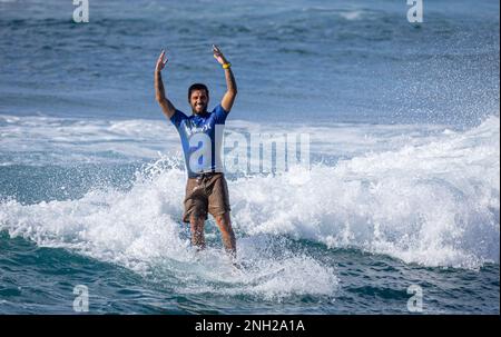 Haleiwa, HI, États-Unis. 19th févr. 2023. Filipe Toledo photographié alors qu'il remporte le concours de surf Hurley Pro Sunset Beach 2023 à Sunset Beach à Haleiwa, HI on 19 février 2023. Crédit : Erik Kabak Photographie/Media Punch/Alamy Live News Banque D'Images