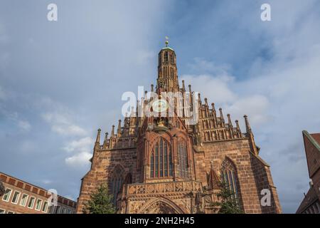 Frauenkirche (église notre-Dame) à la place Hauptmarkt - Nuremberg, Bavière, Allemagne Banque D'Images