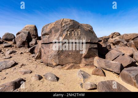 Hiéroglyphes égyptiens anciens. L'île Seheil d'Assouan, la plus connue pour la sculpture de la famine. Assouan. Egipt. Afrique. Banque D'Images