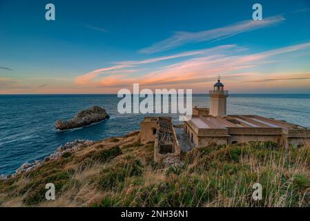 Phare de Capo Zafferano au crépuscule, Sicile Banque D'Images