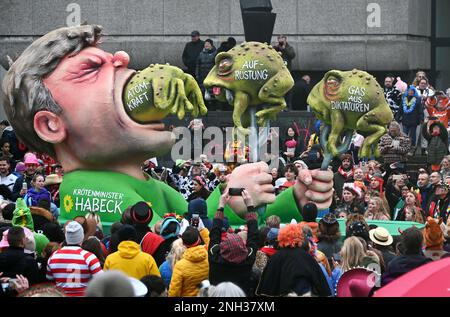 Lundi rose procession à Düsseldorf; thème flottant par Jaques Tilly: Ministre de l'économie Robert Habeck. Banque D'Images