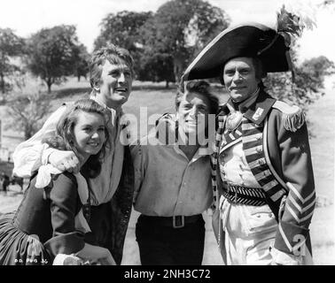 JANETTE SCOTT KIRK DOUGLAS BURT LANCASTER et LAURENCE OLIVIER sur place Candid à Tring, Hertfordshire pendant le tournage du DISCIPLE DU DIABLE 1959 réalisateur GUY HAMILTON et (non crédités) ALEXANDER MACKENDRICK basé sur la pièce de George Bernard Shaw scénario John Dighton et Roland Kibbee musique Richard Rodney Bennett cinéaste Jack Hildyard costumes Mary Grant UK-USA co-production co-producteurs Kirk Douglas et Burt Hecht-Lancaster Hill-Lancaster Productions / Brynaprod / artistes Unis Banque D'Images