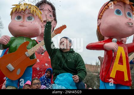 Le flotteur masqué d'Alvin Superstar au défilé du Carnaval de Santa Rufina à Rieti, le 19 février 2023 (photo de Riccardo Fabi/NurPhoto) Credit: NurPhoto SRL/Alay Live News Banque D'Images