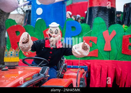 Le flotteur masqué de Popeye, lors du défilé du Carnaval de Santa Rufina à Rieti, le 19 février 2023 (photo de Riccardo Fabi/NurPhoto) crédit: NurPhoto SRL/Alay Live News Banque D'Images