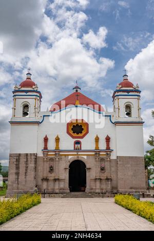 L'église paroissiale de San Bartolo Coyotepec dans les vallées centrales d'Oaxaca, au Mexique. Banque D'Images