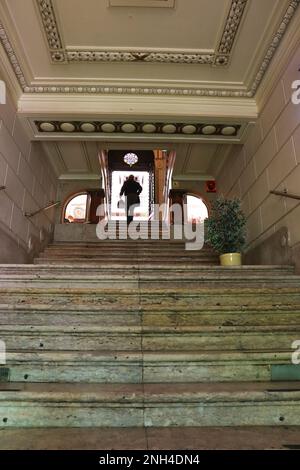 Lisbonne, Portugal- 21 octobre 2022: Entrée et escalier en marbre de la Casa do Alentejo à Lisbonne Banque D'Images