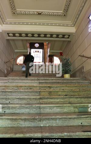 Lisbonne, Portugal- 21 octobre 2022: Entrée et escalier en marbre de la Casa do Alentejo à Lisbonne Banque D'Images