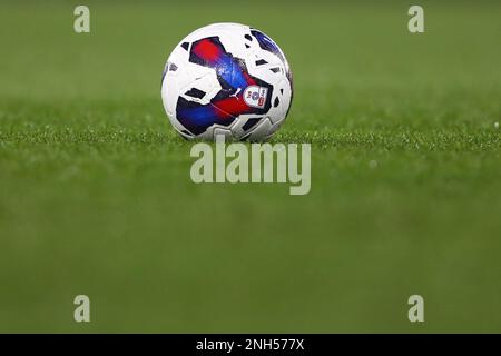 Ballon de match Puma officiel de l'EFL - Norwich City v Hull City, Sky Bet Championship, Carrow Road, Norwich, Royaume-Uni - 14th février 2023 usage éditorial exclusif - restrictions DataCo Banque D'Images