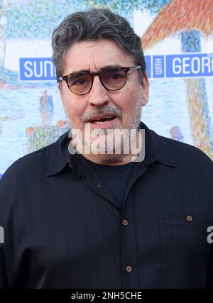 19 février 2023 - Pasadena, Californie - Alfred Molina. La soirée d'ouverture pour ''dimanche dans le parc avec Georgee tenue au Pasadena Playhouse à Pasadena. Banque D'Images