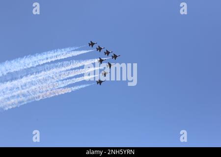 Sydney, Australie. 21st février 2023. Les Ukrainiens et leurs partisans ont protesté devant les bureaux de Sydney du Comité olympique australien qui sont situés dans le bâtiment du Musée d'art contemporain australien (MCAA) au 140 George Street, The Rocks. Une déclaration des organisateurs de la manifestation se lit comme suit: «Le Comité International Olympique prévoit de permettre aux athlètes russes de participer aux Jeux Olympiques de Paris en 2024. Faisons pression sur le Comité olympique australien pour qu'il vote contre cette décision. Nous savons tous que la russie utilise les grands événements sportifs comme plateforme pour diffuser leur propagande, à W Banque D'Images