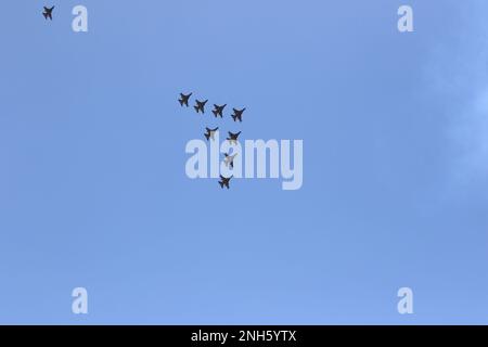 Sydney, Australie. 21st février 2023. Les Ukrainiens et leurs partisans ont protesté devant les bureaux de Sydney du Comité olympique australien qui sont situés dans le bâtiment du Musée d'art contemporain australien (MCAA) au 140 George Street, The Rocks. Une déclaration des organisateurs de la manifestation se lit comme suit: «Le Comité International Olympique prévoit de permettre aux athlètes russes de participer aux Jeux Olympiques de Paris en 2024. Faisons pression sur le Comité olympique australien pour qu'il vote contre cette décision. Nous savons tous que la russie utilise les grands événements sportifs comme plateforme pour diffuser leur propagande, à W Banque D'Images