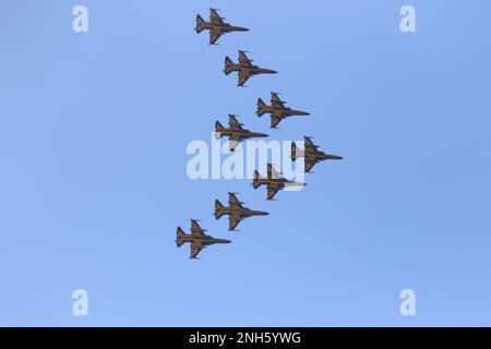 Sydney, Australie. 21st février 2023. Les Ukrainiens et leurs partisans ont protesté devant les bureaux de Sydney du Comité olympique australien qui sont situés dans le bâtiment du Musée d'art contemporain australien (MCAA) au 140 George Street, The Rocks. Une déclaration des organisateurs de la manifestation se lit comme suit: «Le Comité International Olympique prévoit de permettre aux athlètes russes de participer aux Jeux Olympiques de Paris en 2024. Faisons pression sur le Comité olympique australien pour qu'il vote contre cette décision. Nous savons tous que la russie utilise les grands événements sportifs comme plateforme pour diffuser leur propagande, à W Banque D'Images