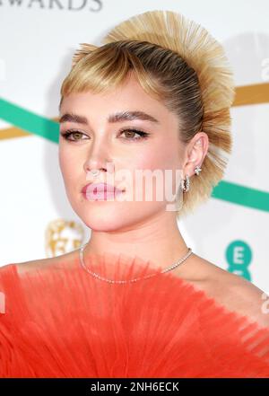 Florence Pugh participe aux EE BAFTA film Awards 2023 au Royal Festival Hall de Londres, en Angleterre. Banque D'Images