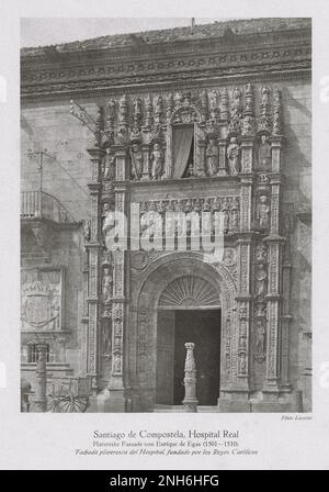 Architecture de la vieille Espagne. Photo d'époque de l'Hostal dos Reis Católicos (Hôpital Real) à Saint-Jacques-de-Compostelle. Galice, Espagne. L'Hostal dos Reis Católicos (en galicien), également appelé l'Hostal de Los Reyes Católicos (en espagnol) ou Parador de Saint-Jacques-de-Compostelle, est un hôtel cinq étoiles Parador, situé dans le Praza do Obradoiro de Saint-Jacques-de-Compostelle, Espagne. Il est largement considéré comme l'un des plus anciens hôtels en activité permanente au monde, et a également été appelé le « plus bel hôtel d'Europe ». Banque D'Images