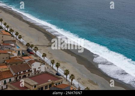 Plage de Scilla vue d'en haut, Calabre Banque D'Images