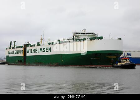 L'ARC Integrity arrive au port d'Anvers-Bruges, Belgique, 21 juillet 2022. Deux autres navires arriveront dans le même port avec un total de 2 700 pièces d'équipement provenant de l'équipe de combat de la Brigade blindée 3rd, 1st division de Cavalry pour un déploiement rotationnel en Europe. Banque D'Images