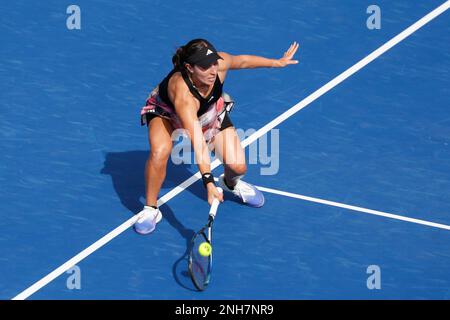 Dubaï, Émirats arabes Unis, 21st. Fév. 2023. Jessica Pegula, joueur de tennis américain, en action au tournoi des Championnats de tennis duty Free de Dubaï au stade de tennis duty Free de Dubaï, le mardi 21 février 2023., © Juergen Hasenkopf / Alay Live News Banque D'Images