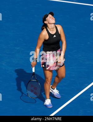 Dubaï, Émirats arabes Unis, 21st. Fév. 2023. Jessica Pegula, joueur de tennis américain, réagit au tournoi des Championnats de tennis duty Free de Dubaï au stade de tennis duty Free de Dubaï le mardi 21 février 2023., © Juergen Hasenkopf / Alamy Live News Banque D'Images