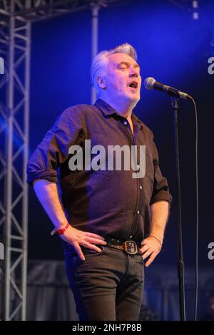 Paul McLoone des Undertones qui se produit au Wickham Festival, Hampshire, Royaume-Uni. 06 août 2022 Banque D'Images