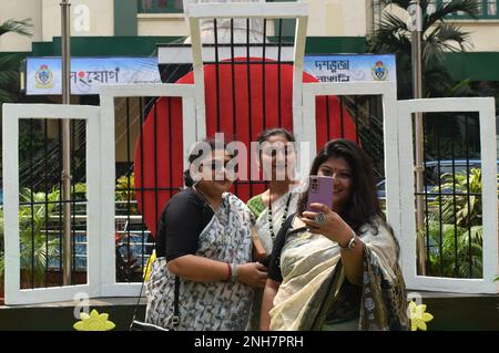 Kolkata, Inde. 21st févr. 2023. Les gens célèbrent la Journée internationale de la langue maternelle à Kolkata. (Photo de Sudipta Das/Pacific Press) crédit: Pacific Press Media production Corp./Alay Live News Banque D'Images