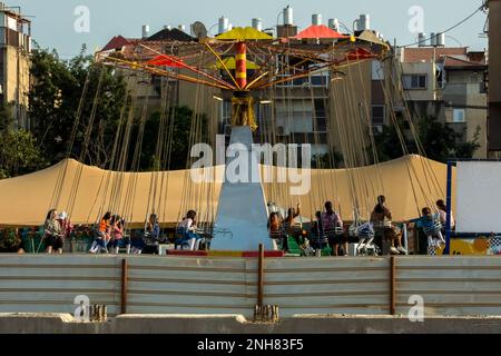 Les filles seulement jour à Biluna Luna Park un ultra religieux et kasher parc de divertissement a été érigé à Bnei Brak, Israël pour une période de deux semaines le parc Banque D'Images