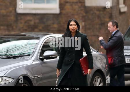 Downing Street, Londres, Royaume-Uni. 21st févr. 2023. Suella Braverman assiste à la réunion hebdomadaire du Cabinet au n° 10 Downing Street. Credit: Uwe Deffner/Alay Live News Banque D'Images