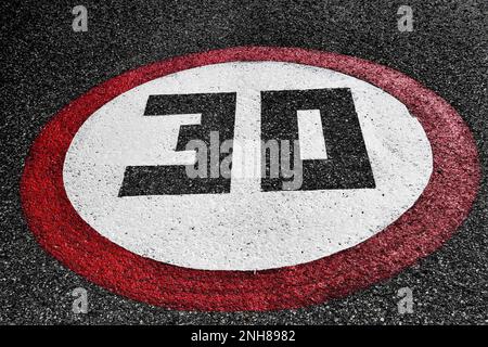 Limite de vitesse de signalisation routière 30Km/H - Paris - France Banque D'Images