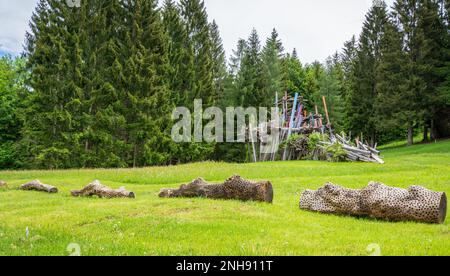 Arte Sella est une exposition d'art contemporain qui se déroule dans les bois de la vallée de la Sella, Borgo Valsugana - Trentin-Haut-Adige- Italie Banque D'Images