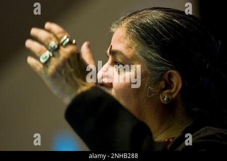 Vandana Shiva, écologiste indienne, Conférence "Progetto Gjusti', Milan 16.11.2010 Banque D'Images