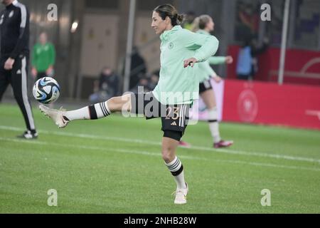 Duisburg, Allemagne. 20th févr. 2023. Duisburg, Allemagne, Fébuary 21st 2023: Sara Doorsoun (23 Allemagne) pendant le match international amical entre l'Allemagne et la Suède à Duisburg, ALLEMAGNE. (Julia Kneissl/SPP) crédit: SPP Sport presse photo. /Alamy Live News Banque D'Images