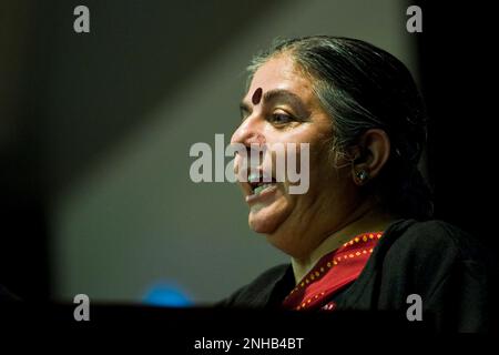 Vandana Shiva, écologiste indienne, Conférence "Progetto Gjusti', Milan 16.11.2010 Banque D'Images