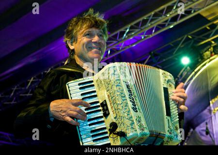 Beppe Carletti, fondateur du groupe et piano, Nomadi en concert, province de Vercelli, Crescentino, Italie, 28.05.2010 Banque D'Images