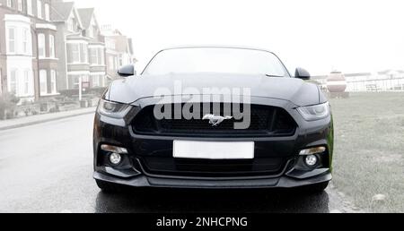 Southold royaume-uni 23, novembre 2022 noir ford mustang 5,0 voiture Banque D'Images