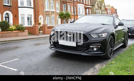 Southold royaume-uni 23, novembre 2022 noir ford mustang 5,0 voiture Banque D'Images