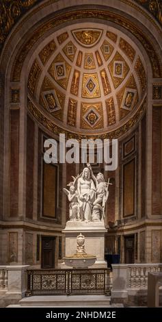 Paris, France - 02 21 2023: Vue à l'intérieur de l'église de la Madeleine Banque D'Images