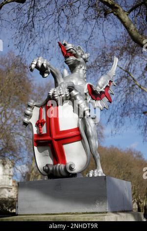 LONDRES, Royaume-Uni - MARS 11 : Boundary Griffin sur une plinthe à Thames Embankment à Londres sur 11 mars 2019 Banque D'Images