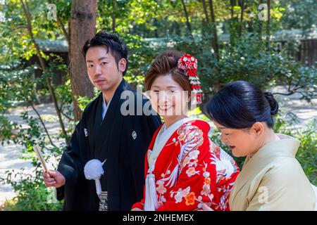 Tokyo Japon. Cérémonie traditionnelle de mariage au sanctuaire de Meiji Jingu Shinto Banque D'Images