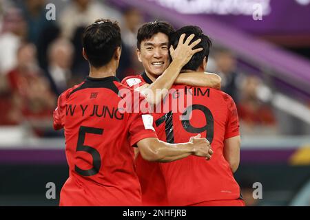 DOHA - (LR) Woo-Young Jung de la République de Corée, In-beom Hwang de la République de Corée, Young-gwon Kim de la République de Corée lors de la coupe du monde de la FIFA Qatar 2022 groupe H match entre la Corée du Sud et le Portugal à l'Education City Stadium on 2 décembre 2022 à Doha, Qatar. AP | hauteur néerlandaise | MAURICE DE PIERRE Banque D'Images