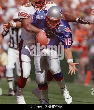 San Francisco, California, USA. 6th Oct, 2002. San Francisco 49ers  quarterback Jeff Garcia (5) on Sunday, October 6, 2002, in San Francisco,  California. The 49ers defeated the Rams 37-13. Credit: Al Golub/ZUMA