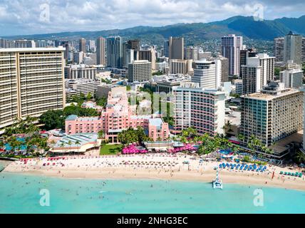 Photographie aérienne, hélicoptère Waikiki Beach Honolulu, Oahu, Hawaii, USAAloha shirt Store, Waikiki Banque D'Images