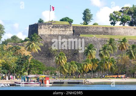 Fort Saint-Louis et Plage de la française, fort-de-France, Martinique, Petites Antilles, Caraïbes Banque D'Images