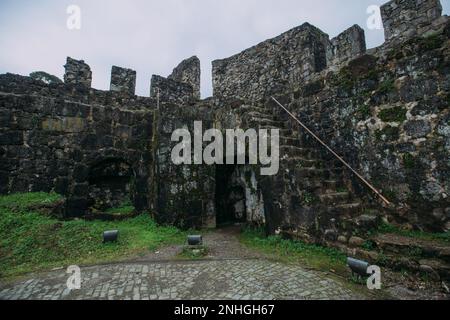 Ancienne forteresse médiévale byzantine Gonio Aphsaros, Batumi, Géorgie. Banque D'Images