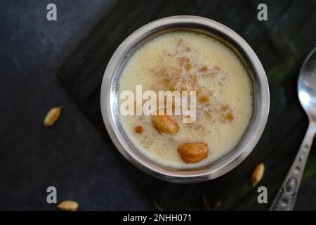 Kerala Palada Pradaman ou Payasam maison, foyer sélectif Banque D'Images