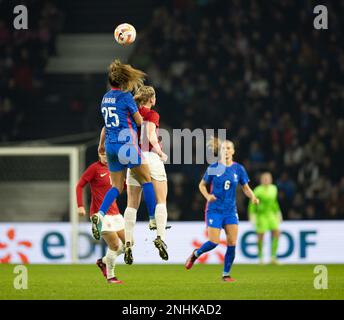 Angers, France. 21st févr. 2023. Angers, France, 21 février 2023: Maelle Lakrar (25 France) saute pour un titre au jeu international amical entre la France et la Norvège au stade Raymond KOPA à Angers, France (Ane Frosaker/SPP) crédit: SPP photo de presse sportive. /Alamy Live News Banque D'Images